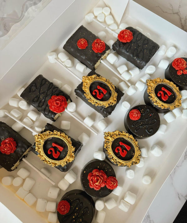 © My Custom Bakes
